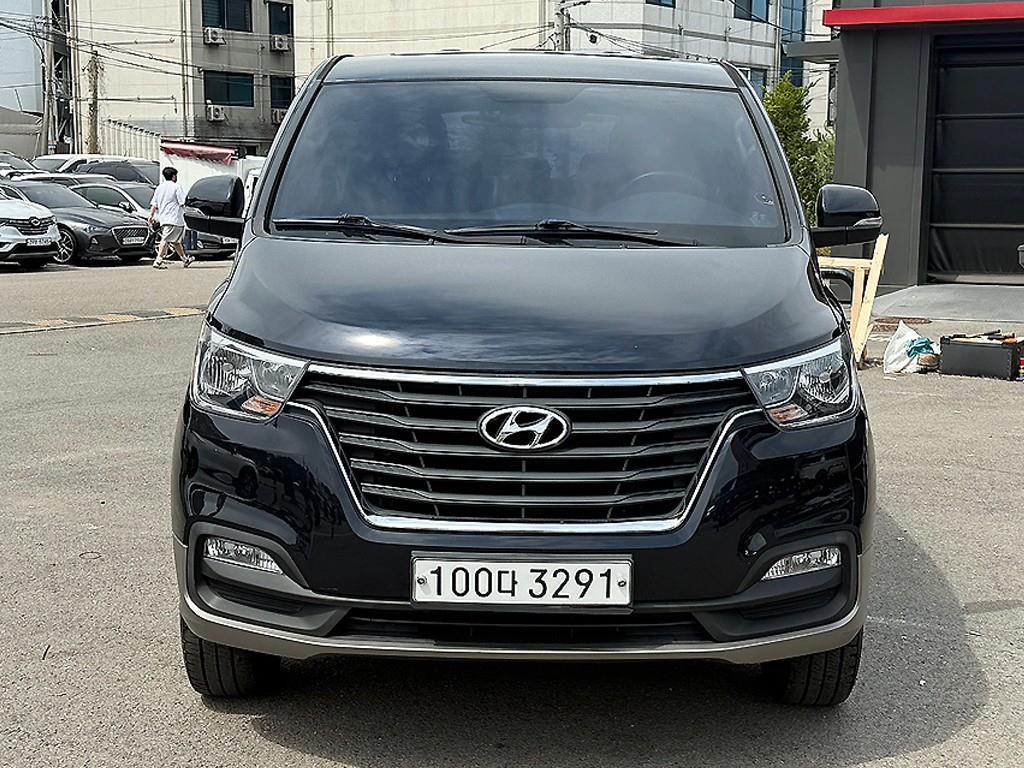Hyundai Grand Starex 9 seats 4WD Premium Special