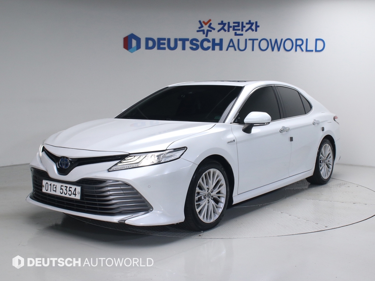 Toyota Camry 2.5 Hybrid XLE
