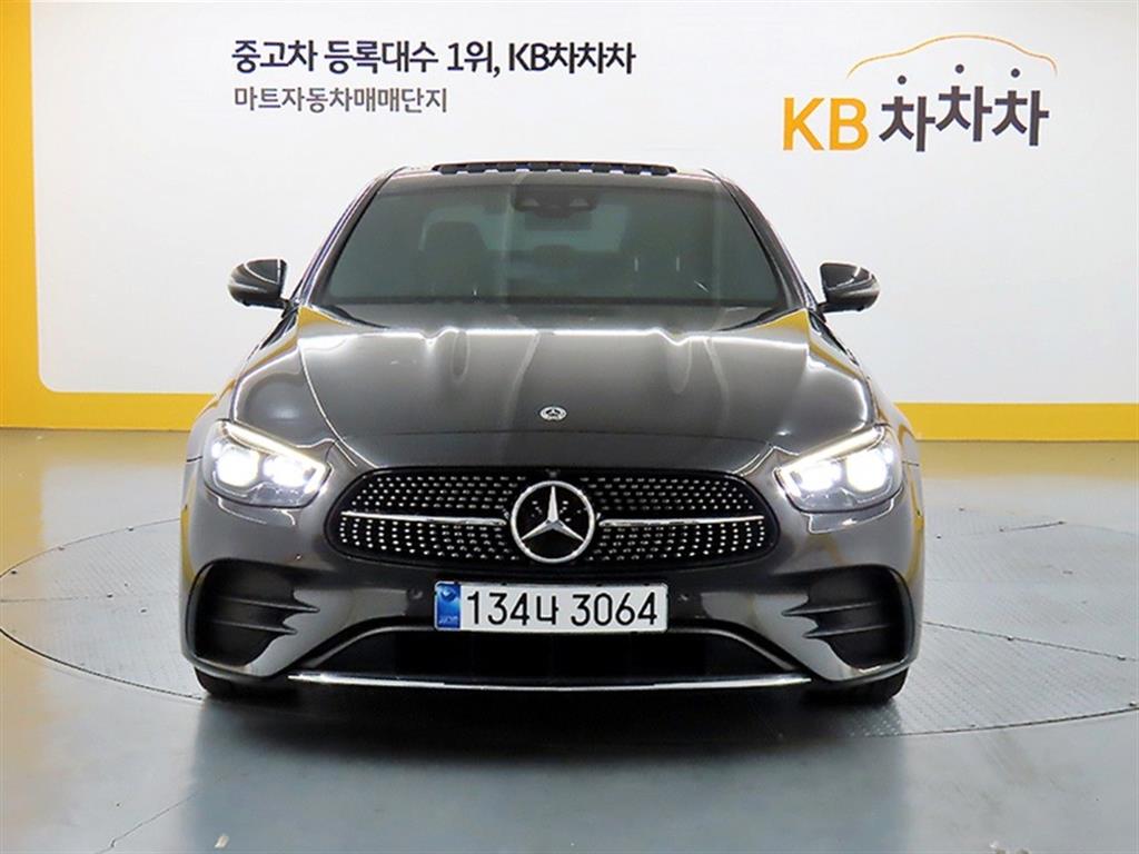 Mercedes-Benz E-Class E220d 4Maetik AMG Line