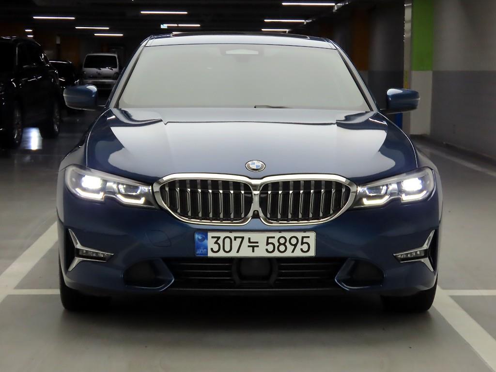 BMW 3 Series 320i Luxury Line