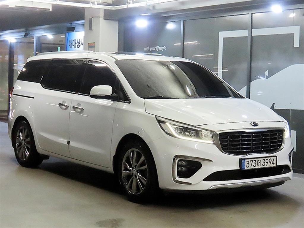 Kia Carnival 9 seats Noblesse Special