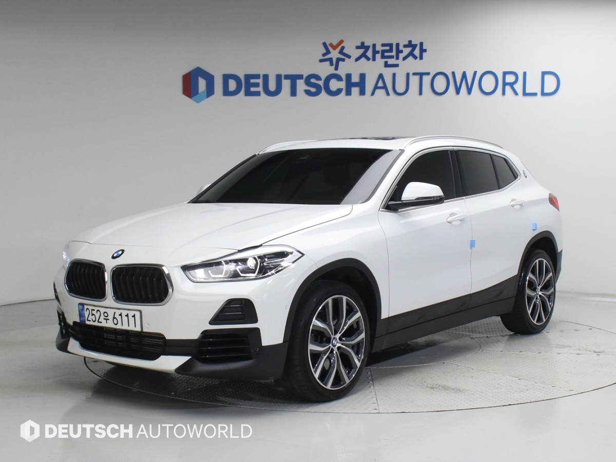 BMW X2 20i xDrive Van SE
