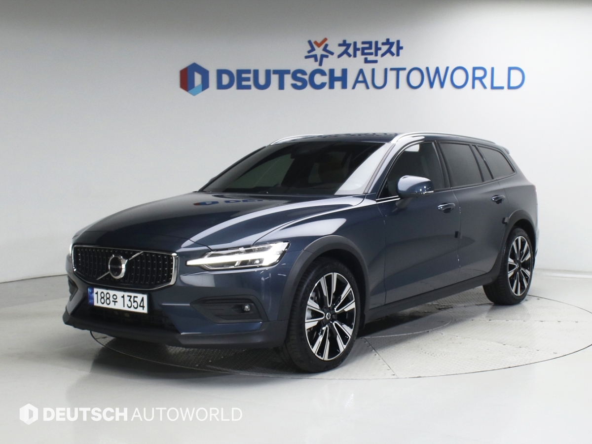 Volvo V60 Keuroseukeonteuri 2.0 B5 AWD Ulteura