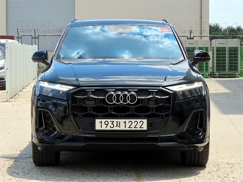 아우디 Q7 55 TFSI Quattro Premium