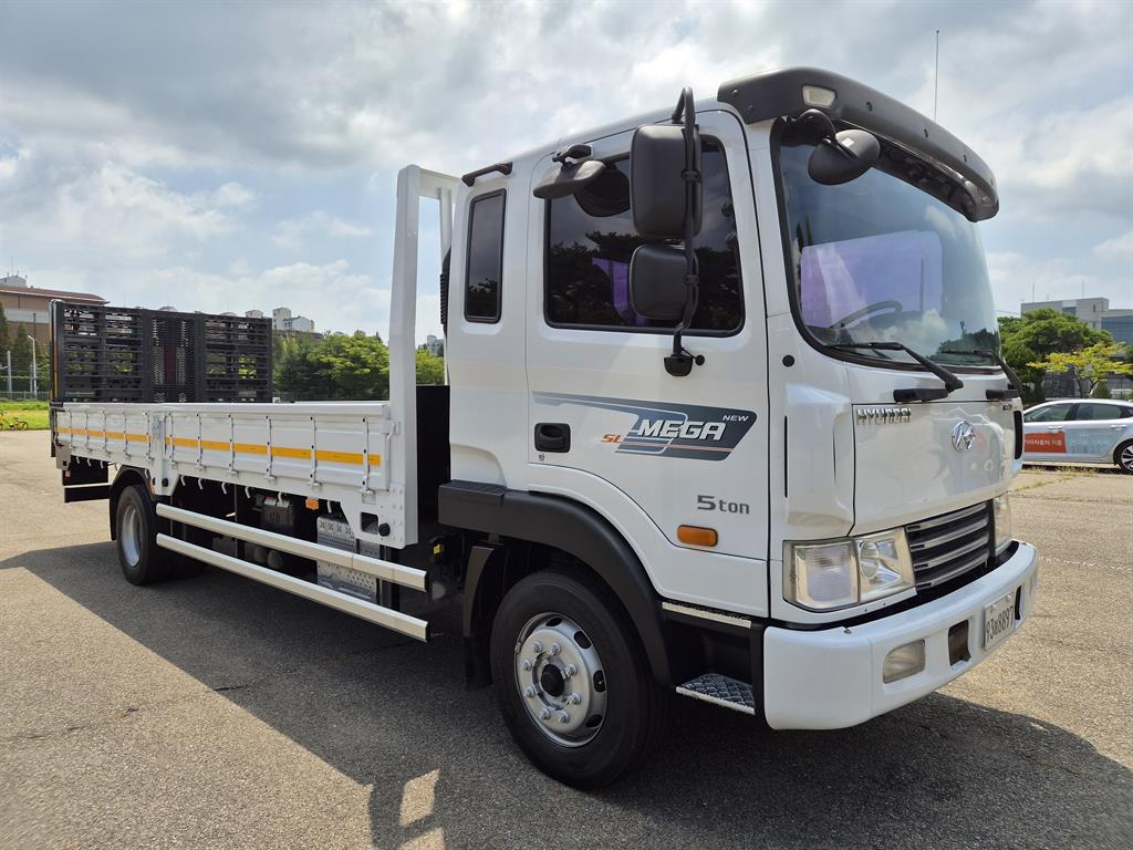 Hyundai Mega Truck 4.5t Long Body