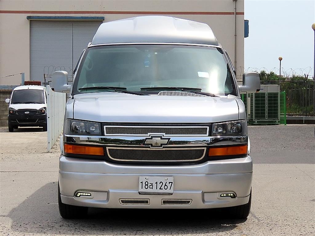 Chevrolet Ikseupeureseubaen Van 5.3