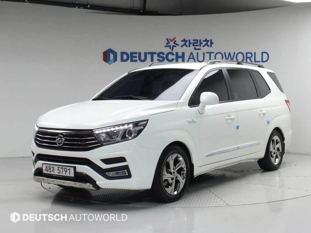 KG모빌리티(쌍용) Korando Turismo 2.2 9 seats 4WD TX