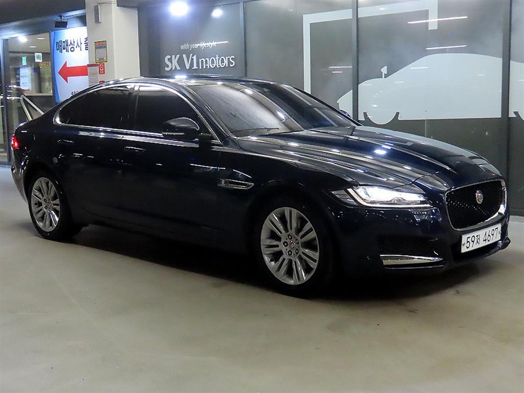 Jaguar XF 2.0 20d Poteupolrio