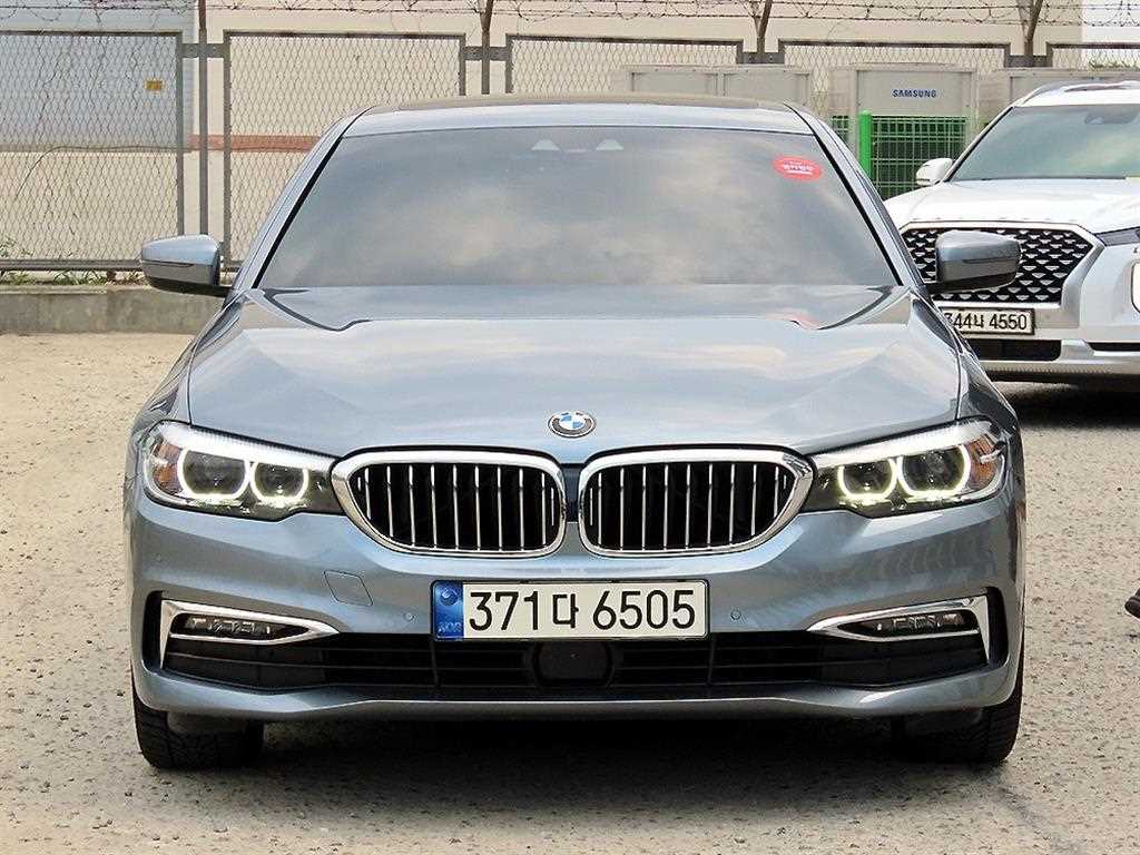 BMW 5 Series 520i Luxury