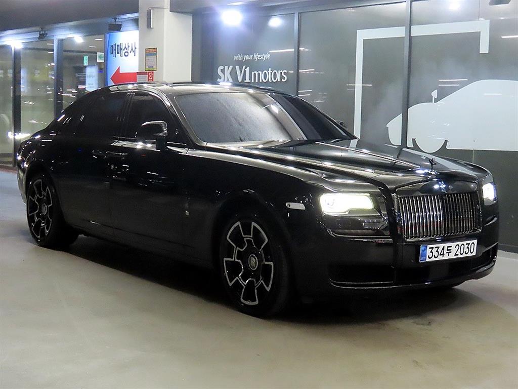 Rolls-Royce Ghost 6.6 V12 SWB Black Baeji