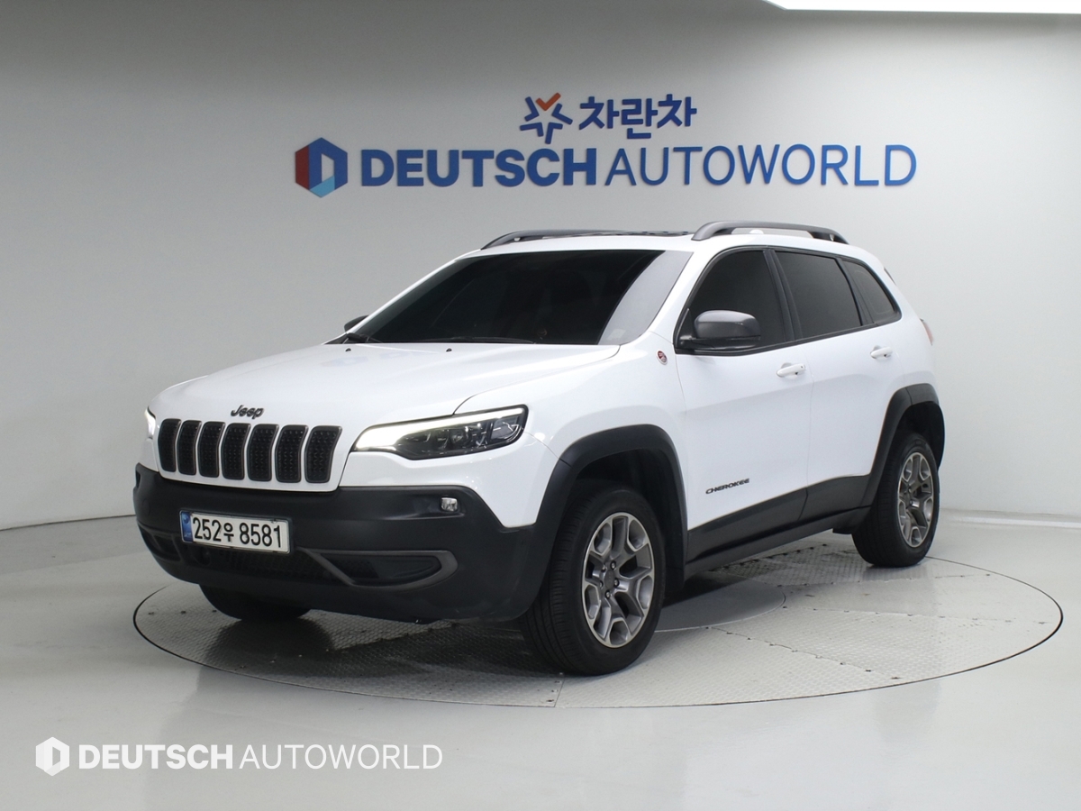 Jeep Cherokee 3.2 4WD Teureilhokeu