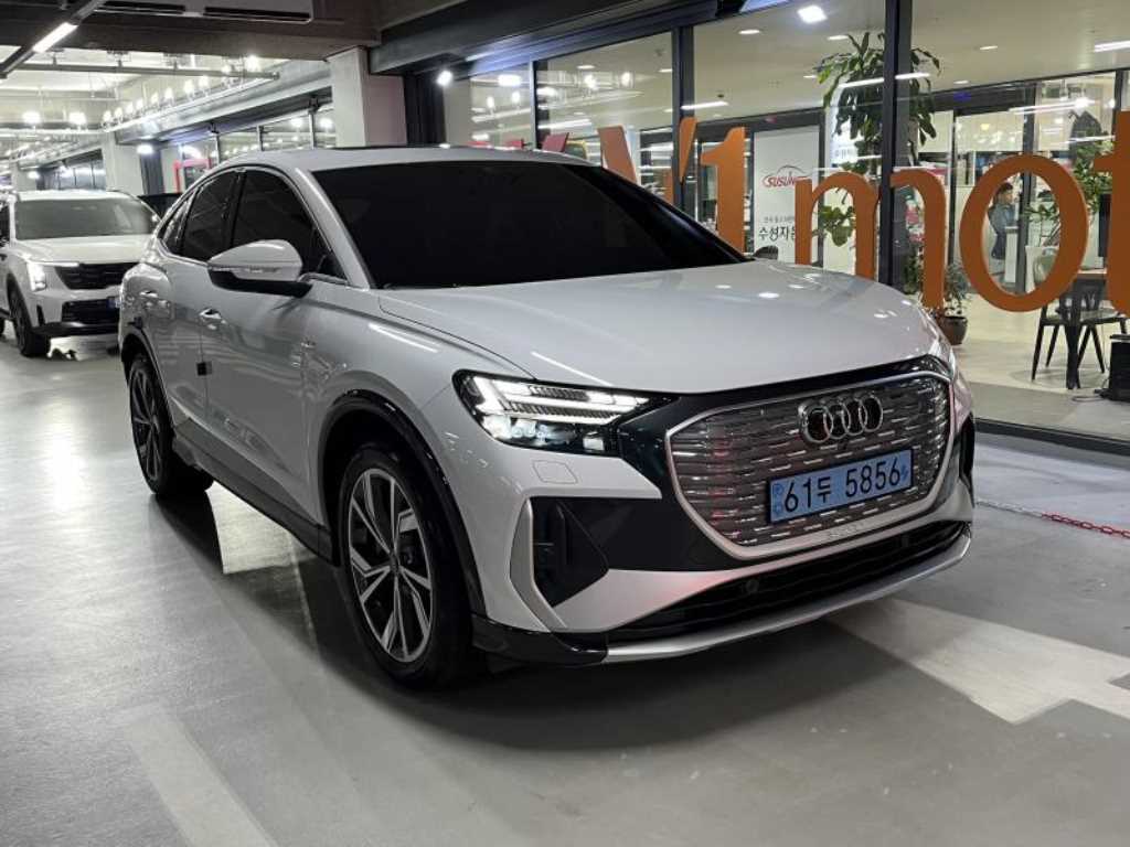 Audi e-tron Q4 40 Seupoteubaek Premium