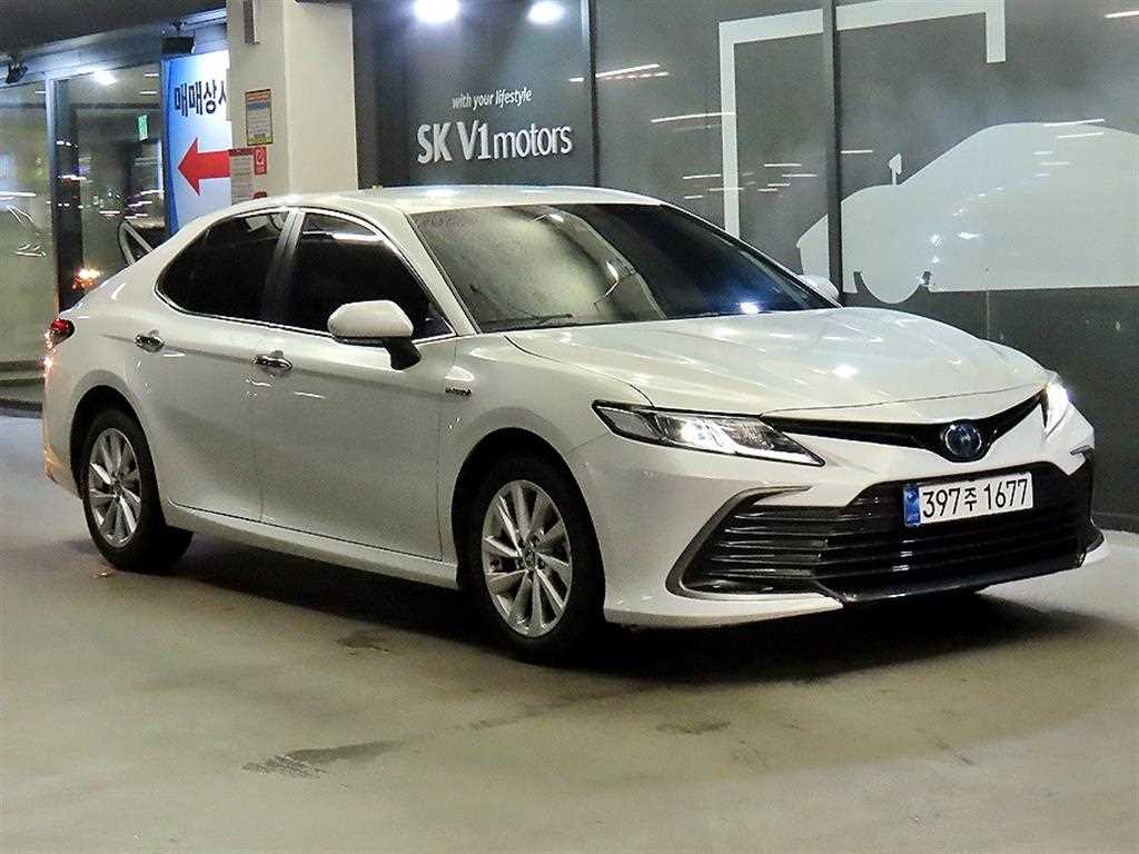 Toyota Camry 2.5 Hybrid LE