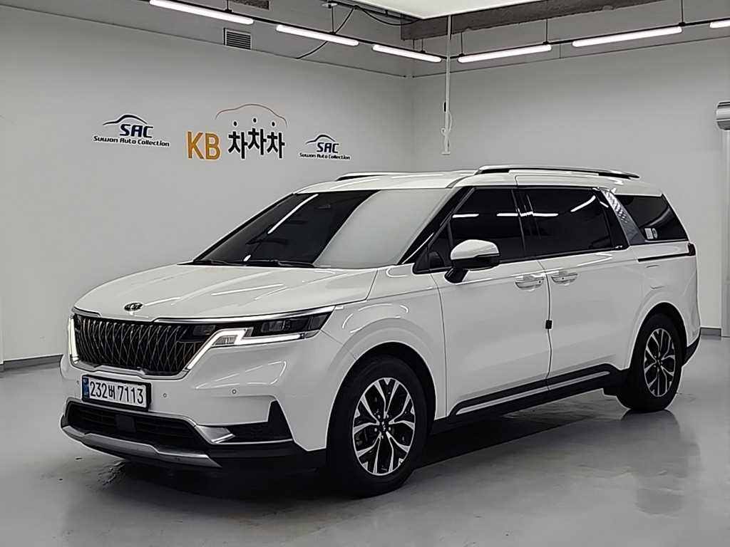 Kia Carnival 9 seats Signature
