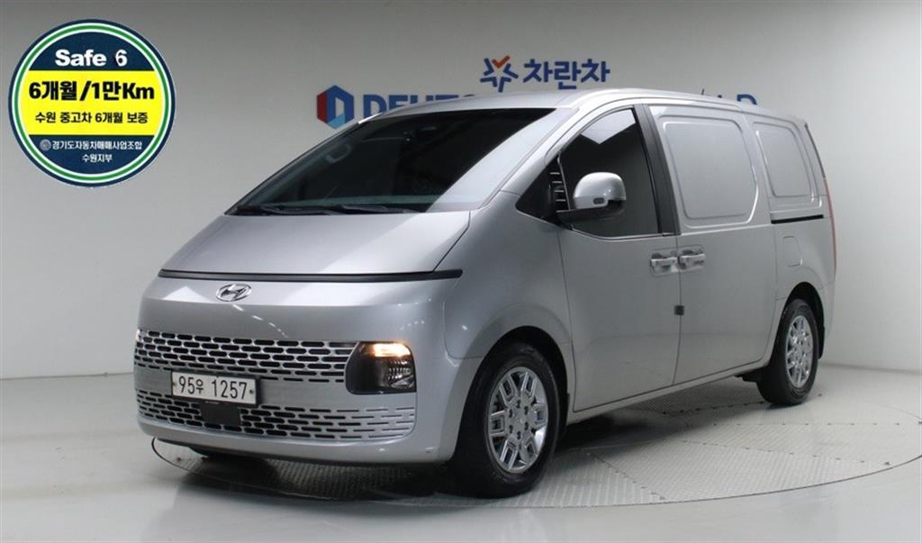 Hyundai Staria 3.5 LPG Cargo 3 seats Modern