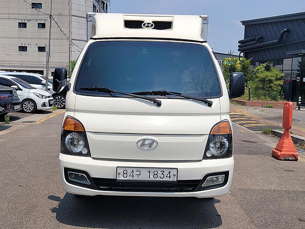 현대 Porter II Refrigerated Super Cab Twin Comp