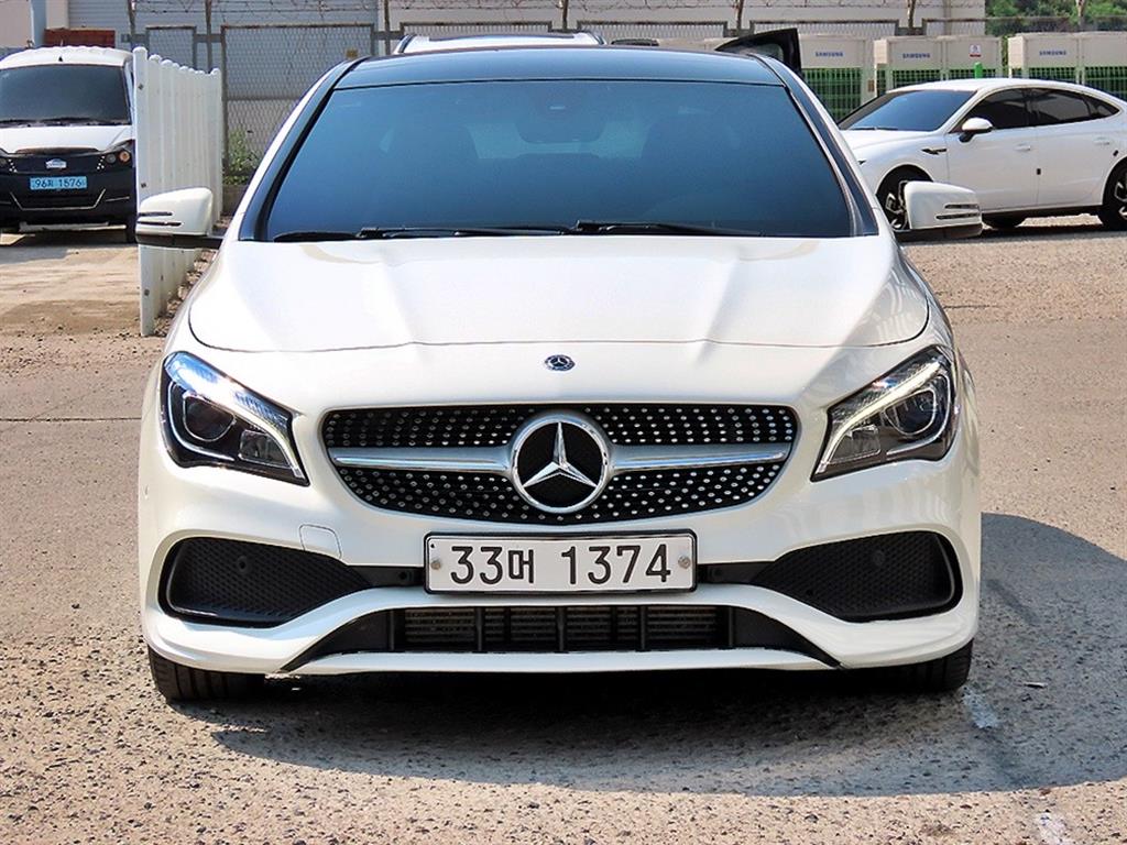 Mercedes-Benz CLA CLA220 AMG Line