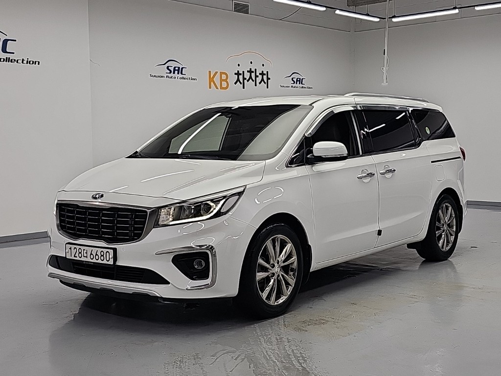 Kia Carnival 9 seats Prestige