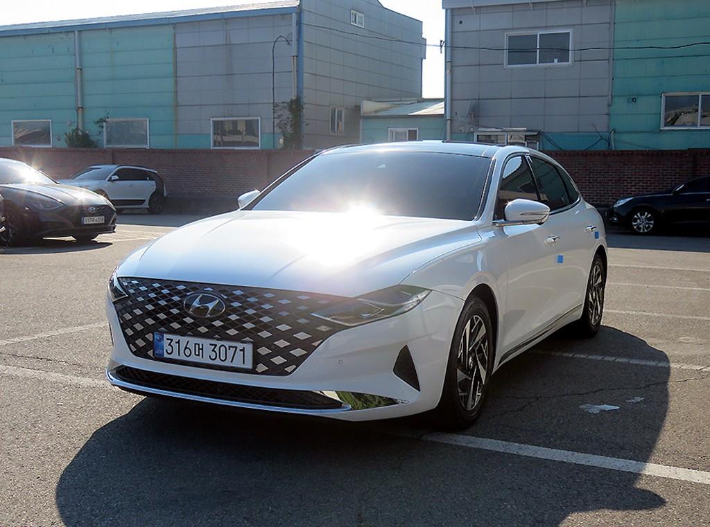 Hyundai Grandeur Hybrid 2.4 HEV Le Blanc