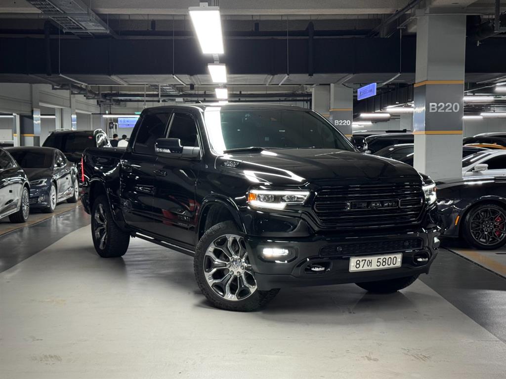 Dodge Raem Raem Pikeop 5.7