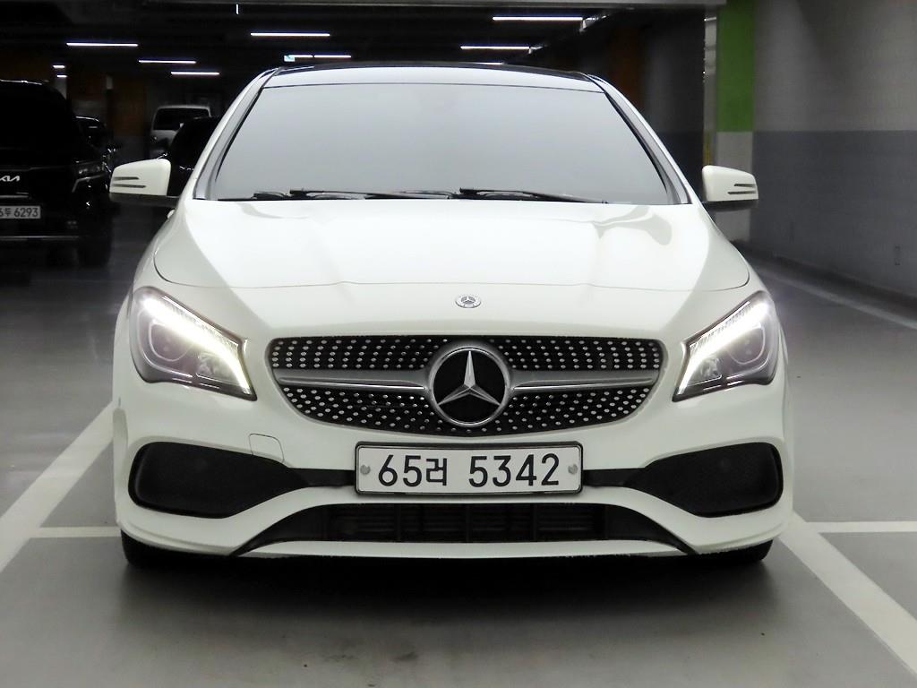 Mercedes-Benz CLA CLA220 AMG Line