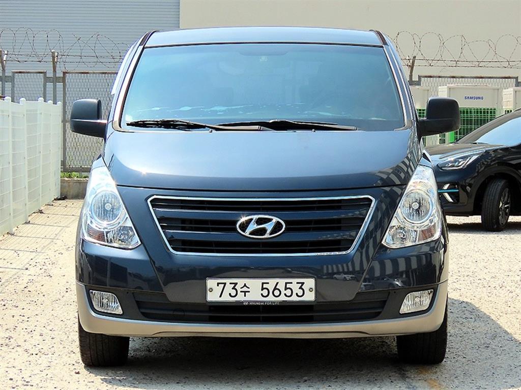 Hyundai Grand Starex 11 seats Modern Special
