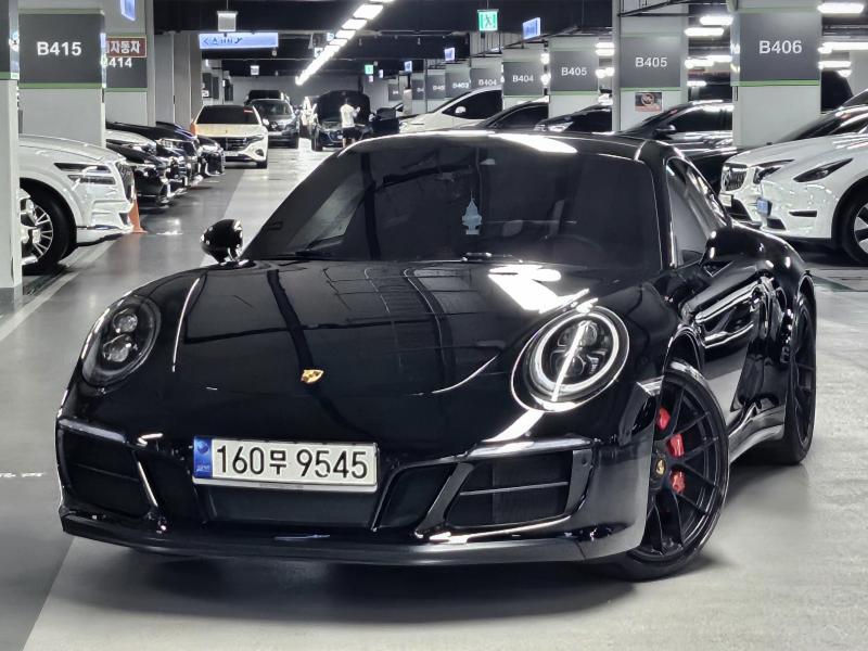 Porsche 911 Karera 4 GTS