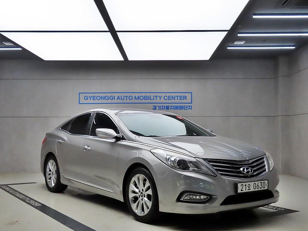 Hyundai Grandeur HG 300 Royal