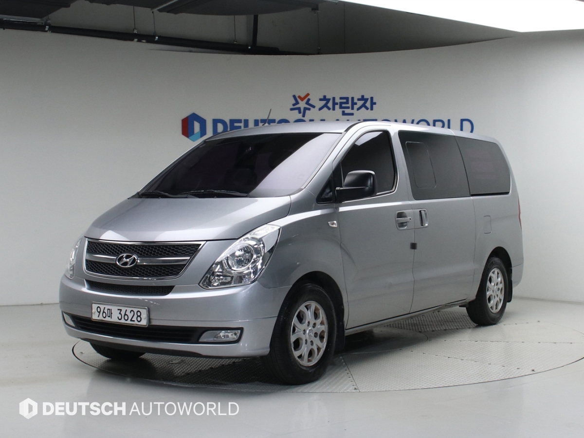 Hyundai Grand Starex 5 seats Van CVX Premium
