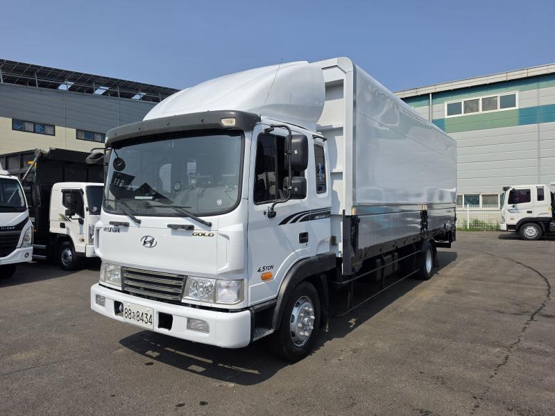 Hyundai Mega Truck Wing body 5t