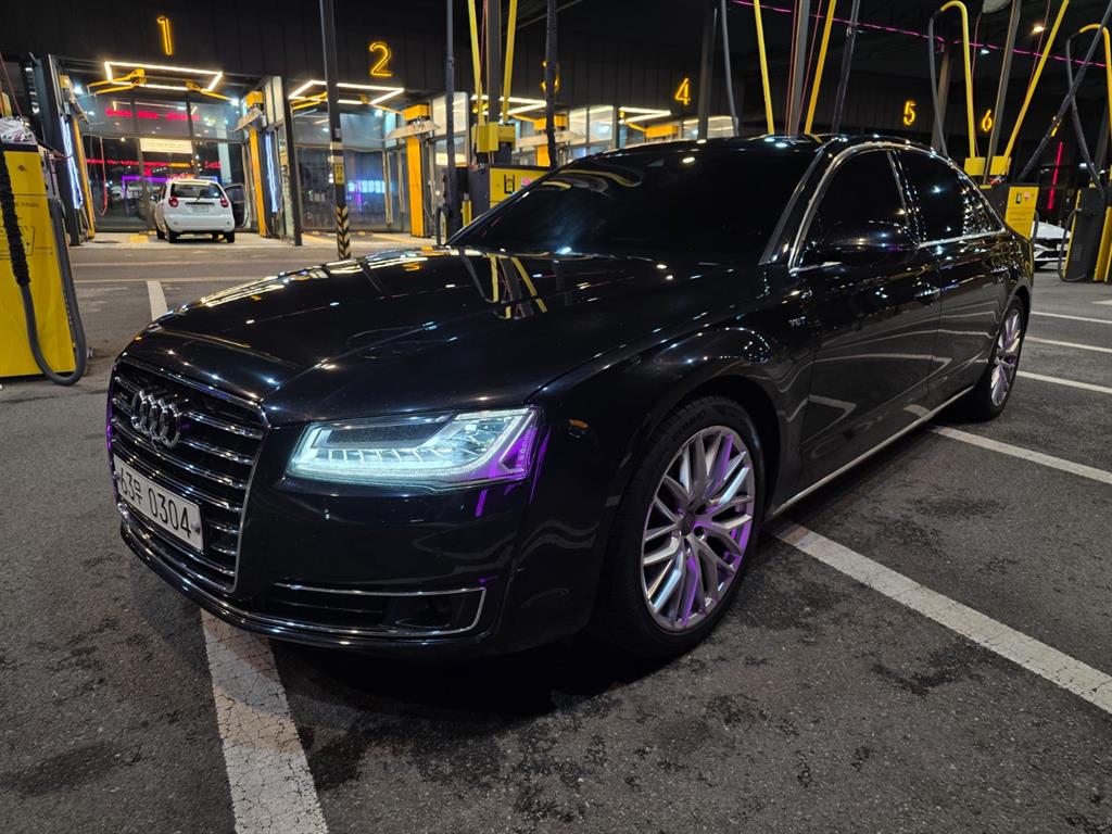 Audi A8 60 TDI Quattro LWB 5Siteu