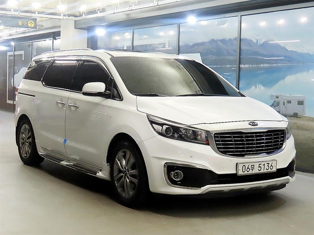 Kia Carnival 9 seats Prestige