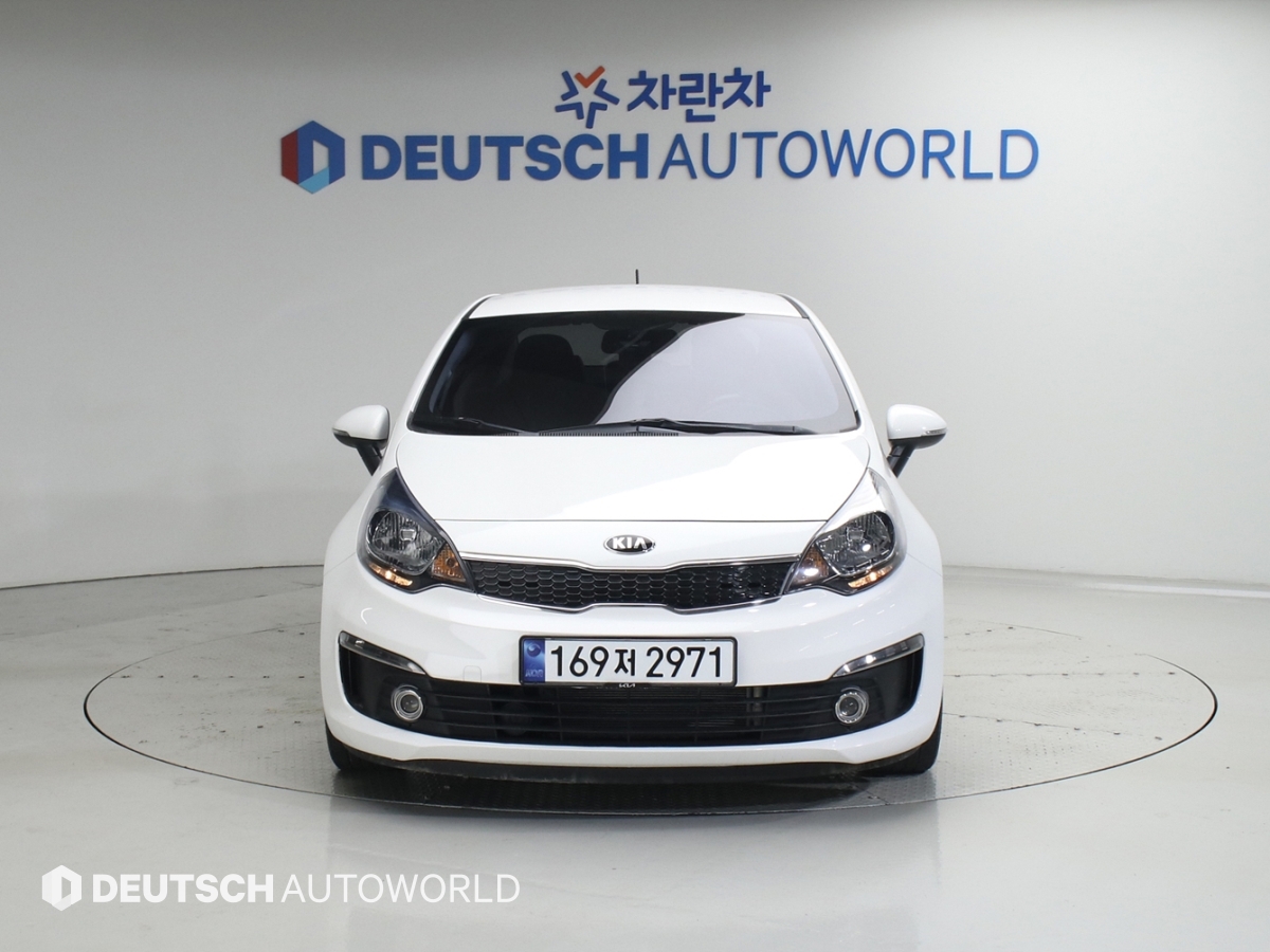 기아 Pride 4 door 1.6 GDI Luxury