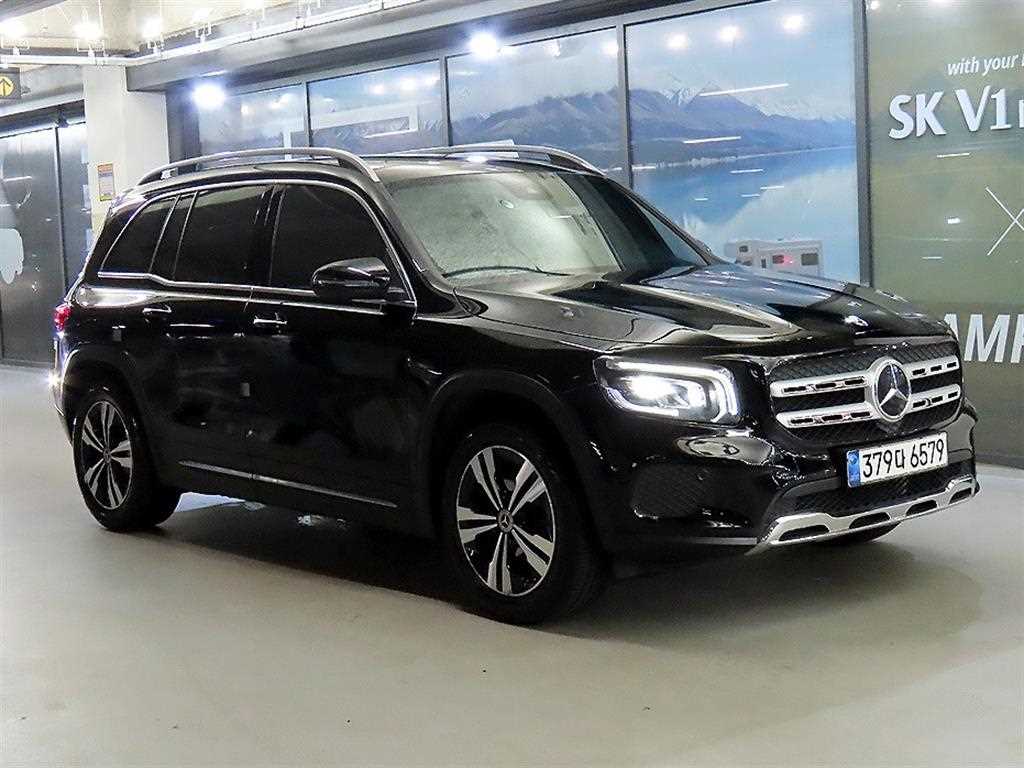 Mercedes-Benz GLB 220