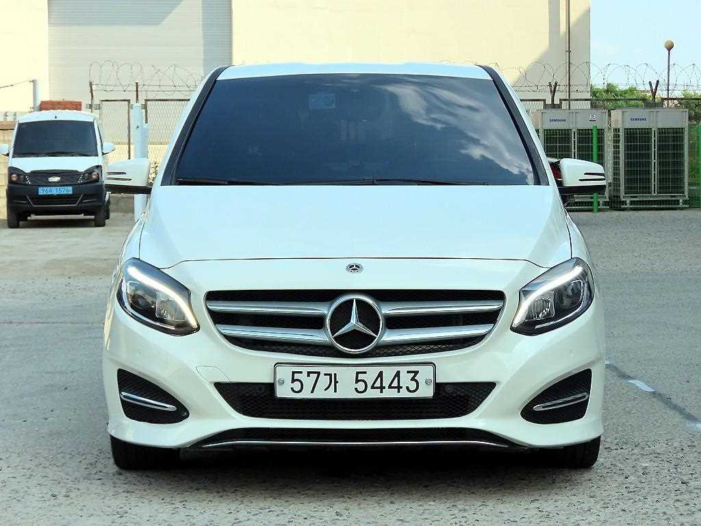 Mercedes-Benz B-Class B220