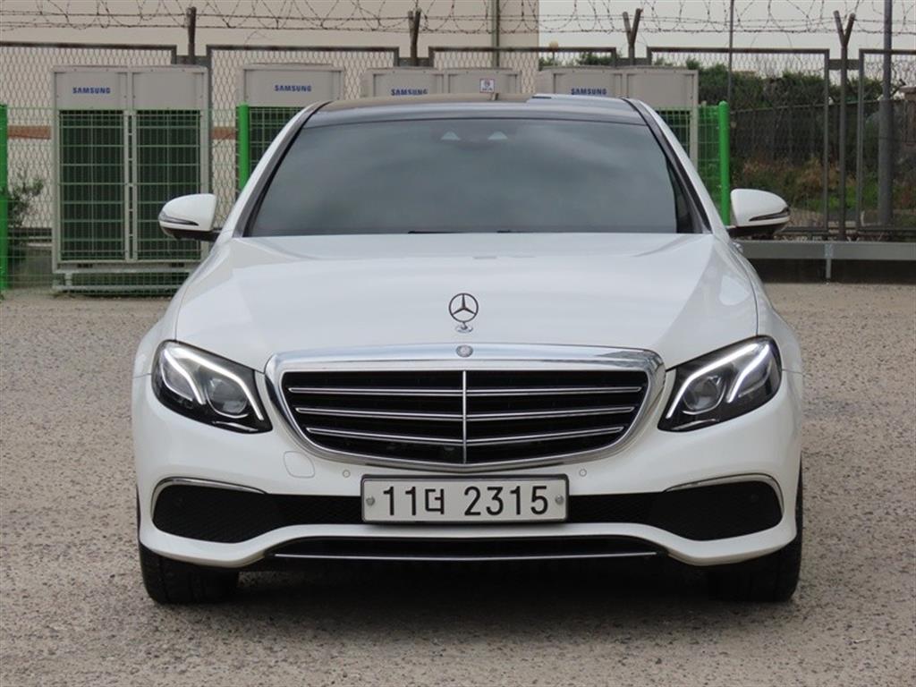 Mercedes-Benz E-Class E300 4Maetik Exclusive