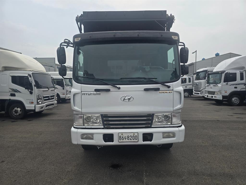 Hyundai Mega Truck 5t Long Body Plus