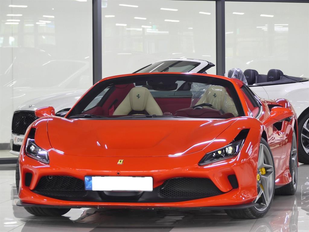 Ferrari F8 F8 Teuribyuto 3.9 V8 Seupaideo