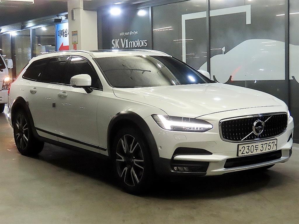Volvo V90 Keuroseukeonteuri 2.0 T5 AWD Pro