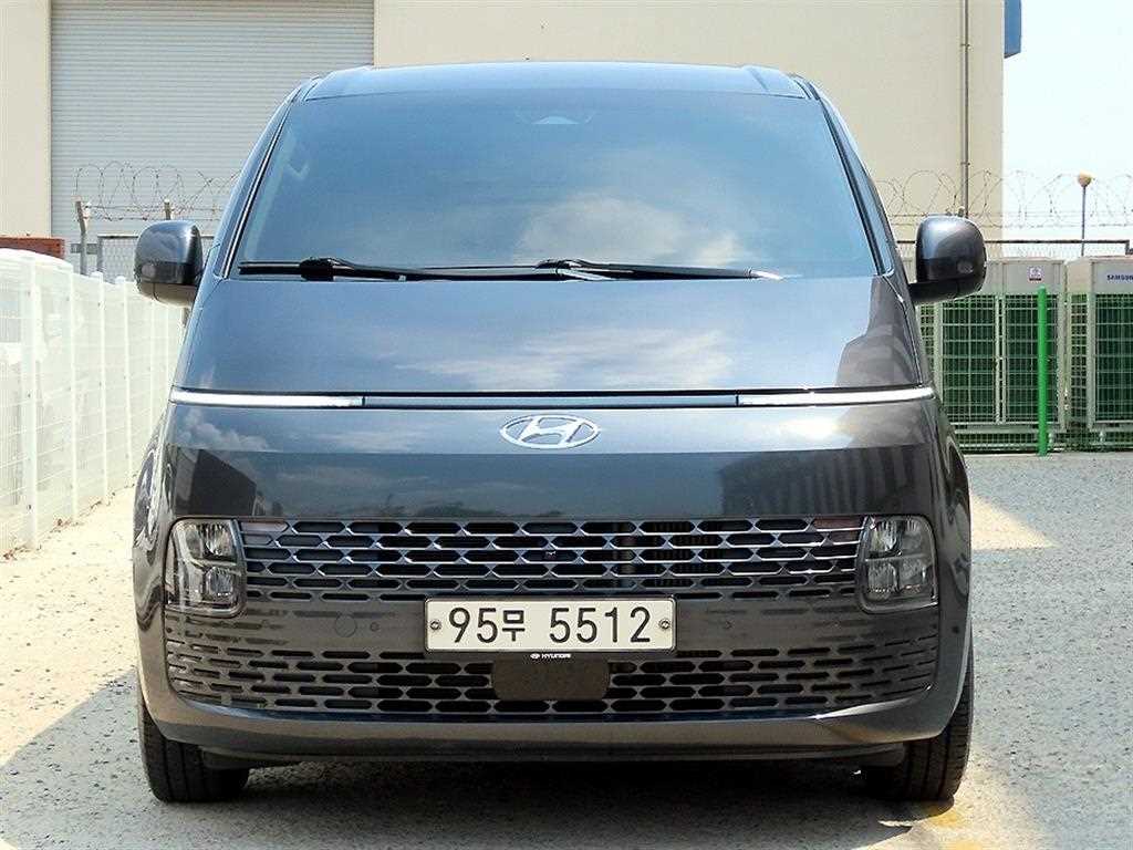 Hyundai Staria 2.2 Cargo 5 seats Modern