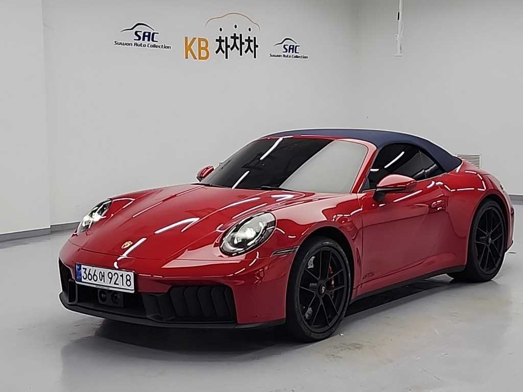 Porsche 911 Karera 4 Kabeuriolre GTS