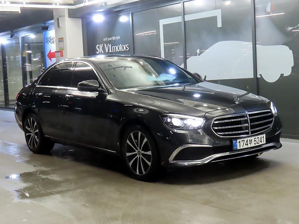 Mercedes-Benz E-Class E300e 4Maetik Exclusive