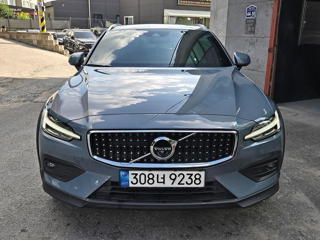 Volvo V60 Keuroseukeonteuri 2.0 B5 AWD Pro