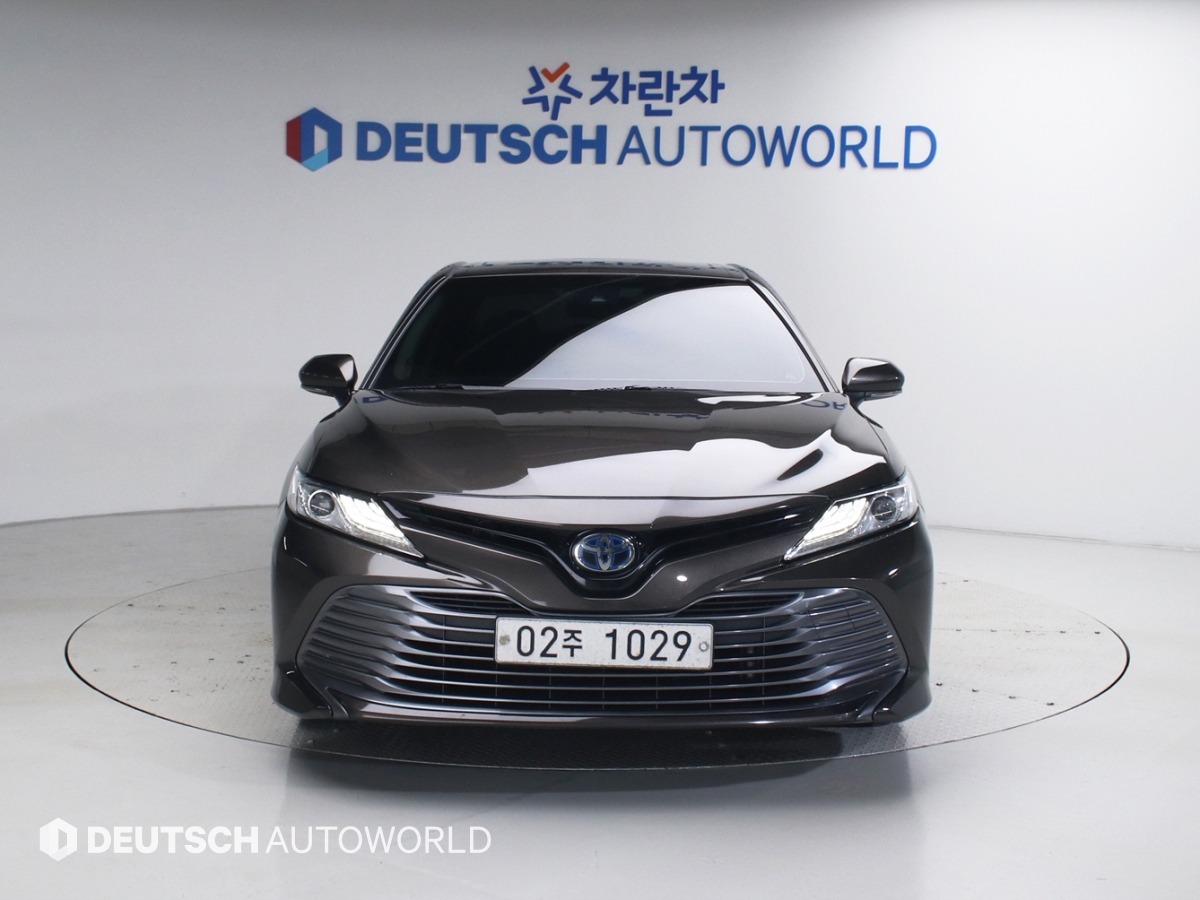 Toyota Camry 2.5 Hybrid XLE