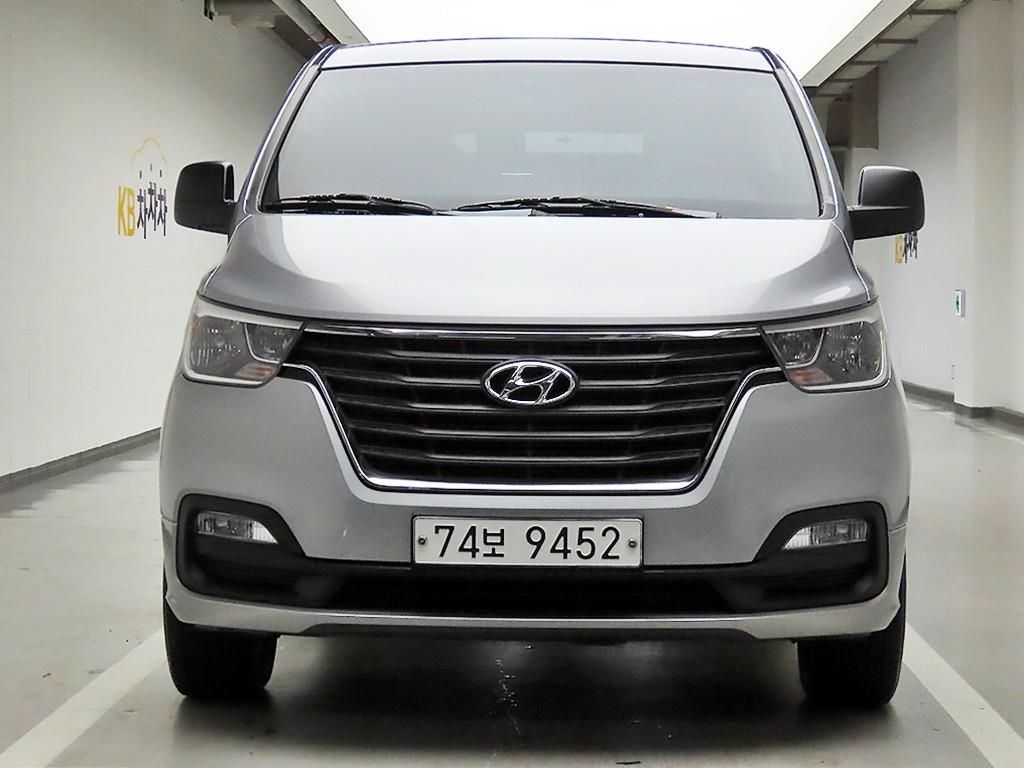Hyundai Grand Starex 11 seats 4WD Smart