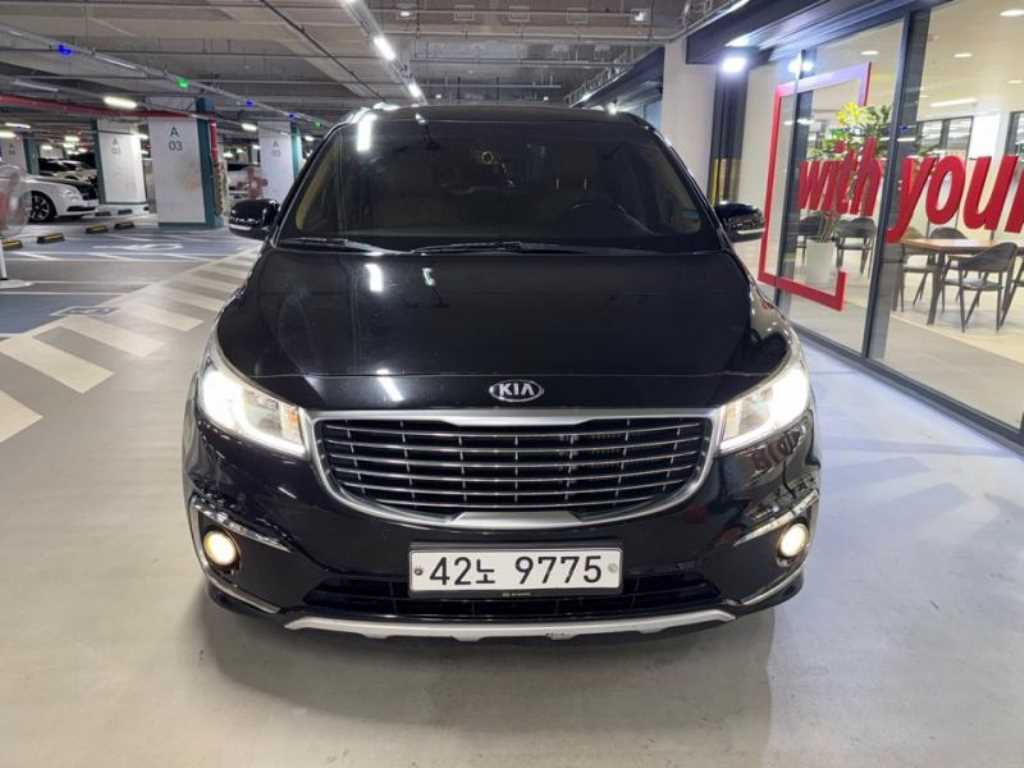 Kia Carnival 9 seats Prestige
