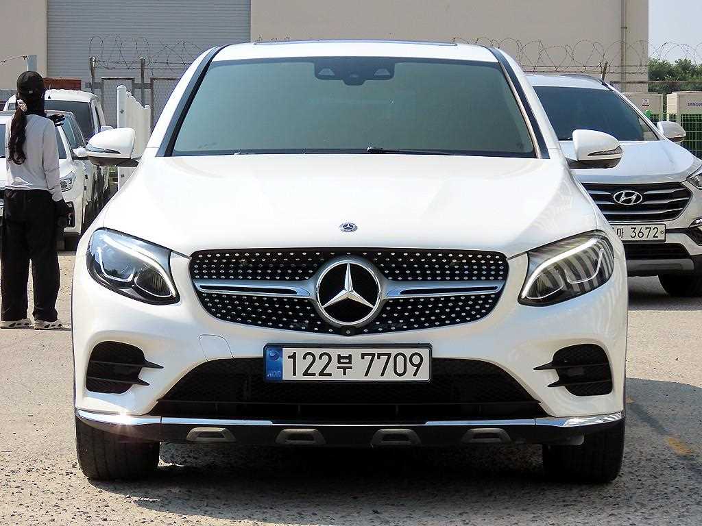 벤츠 GLC 220d 4Maetik Coupe Standard