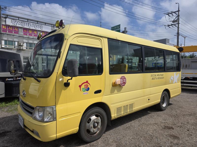 현대 County E-Kaunti 34 seats Pyojunhyeong