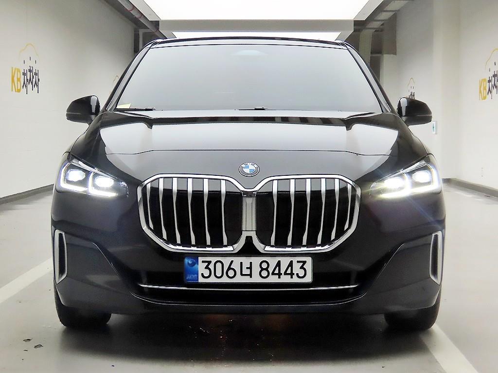 BMW Aektibeutueoreo Active 218d Luxury