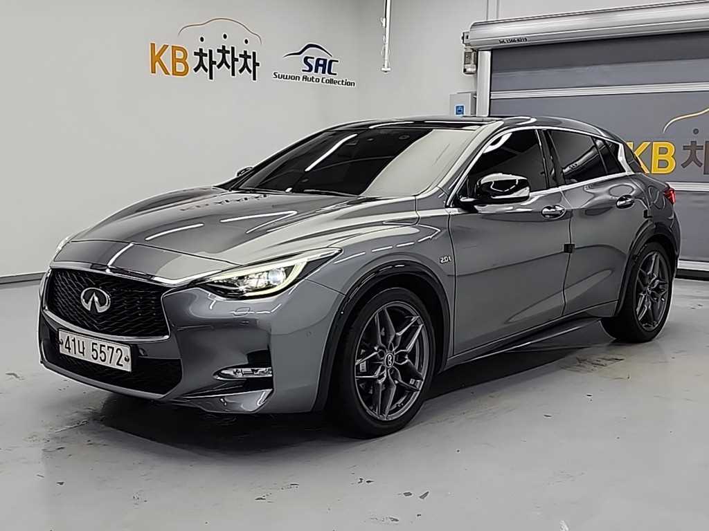 Infiniti Q3 2.0T Premium